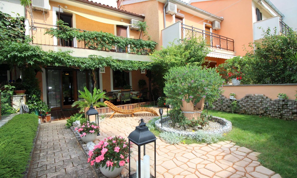 Brulo House | House Bella s lijepim vrtom i whirlpool-om (97489-K1) - Porec