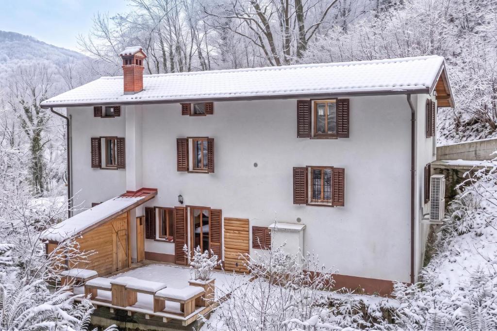 Kanal House | House By The Stream in Soča Valley - Happy Rentals