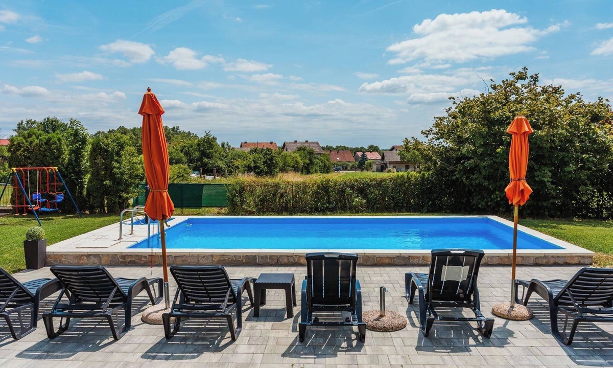 Dugo Selo House | House Dugo Selo M&A by Interhome
