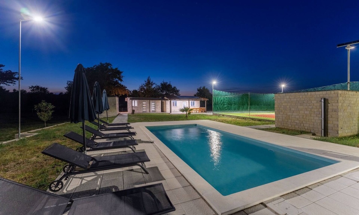 Posedarje House | House Relax with pool and private tennis court (121651-K1) - Posedarje