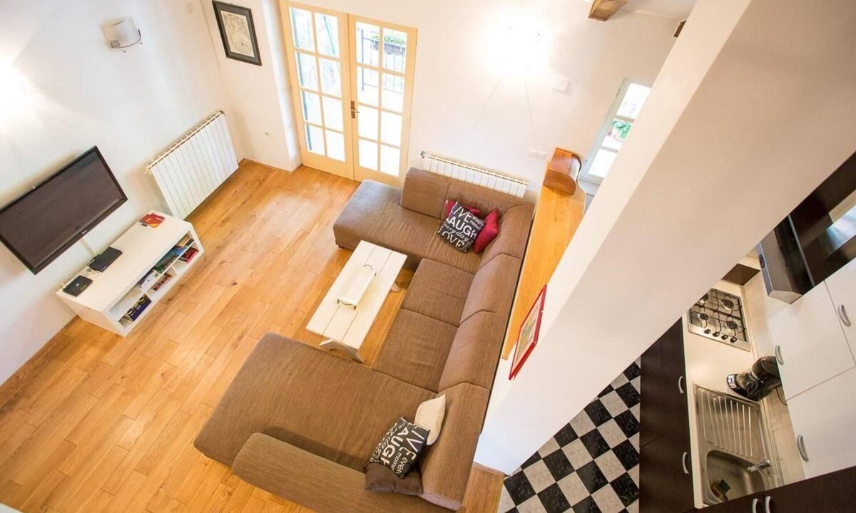 Viskovo House | House with a modern interior and an old taverna