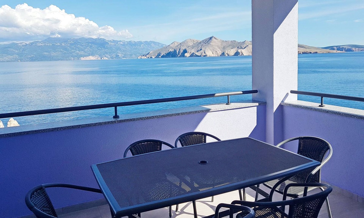 Baska Apartment | in Baška mit Eigenem Balkon by Interhome