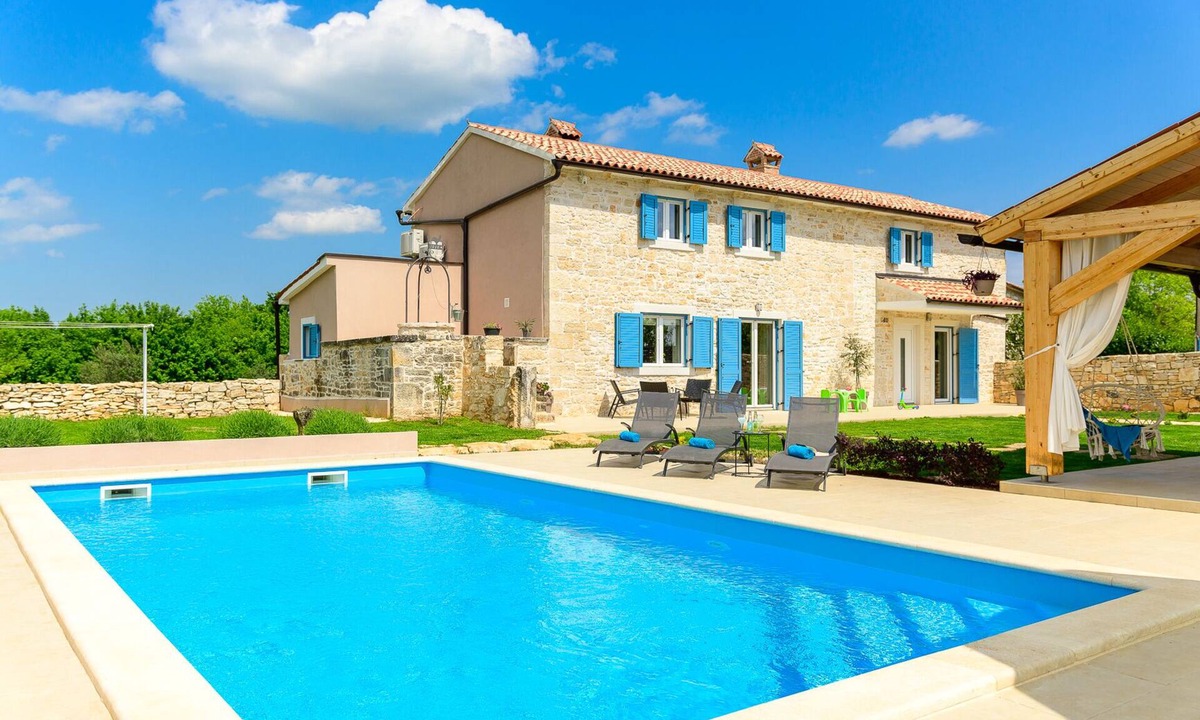 Butkovici Villa | Indigenous Istrian modern stone villa SAN on a spacious property of 5500m2