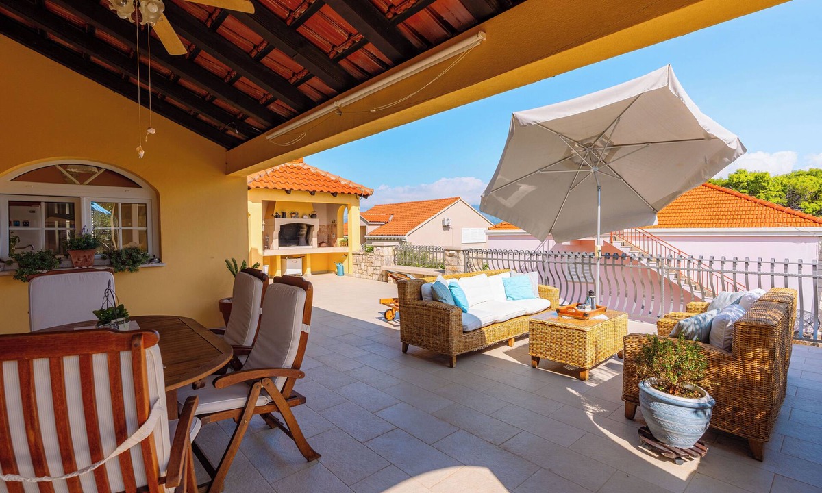 Lumbarda House | "Irresistible Charm Awaits: A Dream Home Just Steps from the Sea!"