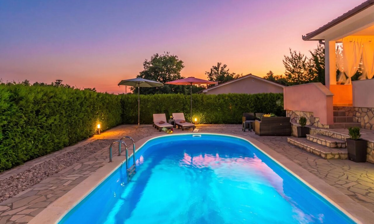 Becici House | Istrian Villa Stella for 8: Pool & Sauna, Sveti Bartul, Croatia