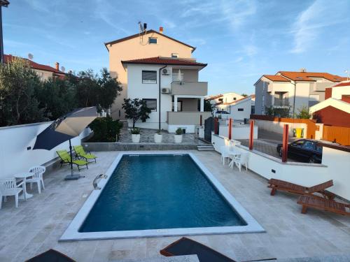 Rovinjsko Selo Apartment | Ivana's Apartments with Amazing Pool Access