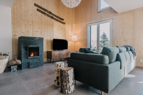 Bloke House | Janina's Dragonfly house