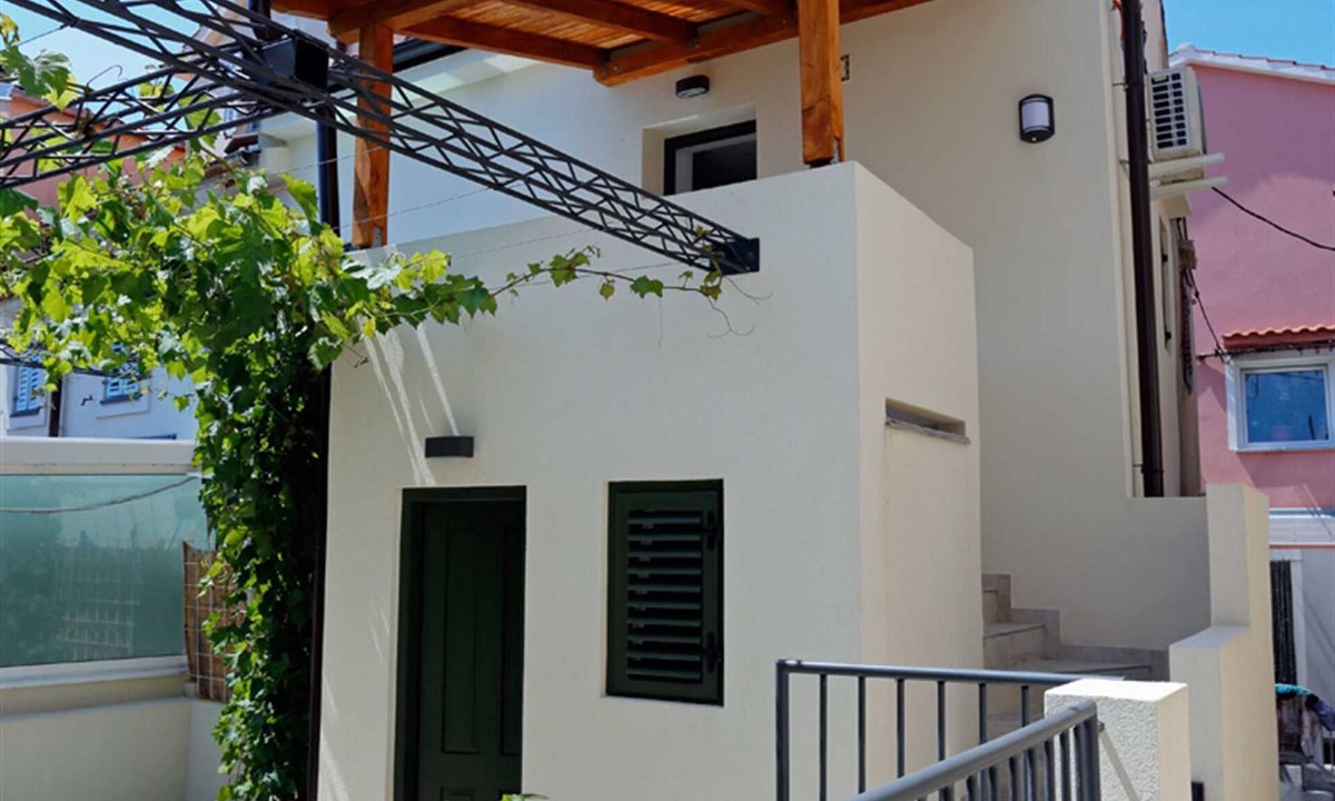Baska Apartment | Kate - Charming studio apartment in the old town of Baška (pedestrian zone)