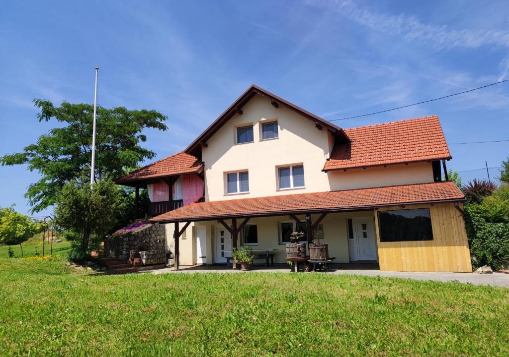 Pakrac Villa | KUĆA ZA ODMOR GRUNT