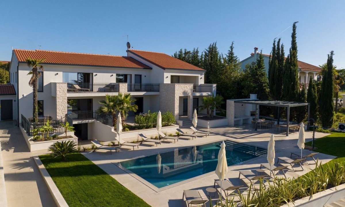 Gulici Apartment | La Residenza Vila Apartment II for 6 guests, 1.5 km from the sea