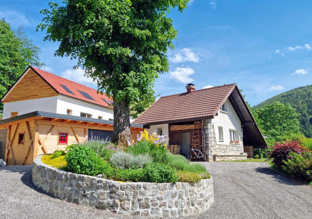 Grahovo House | Lake View Holiday Home