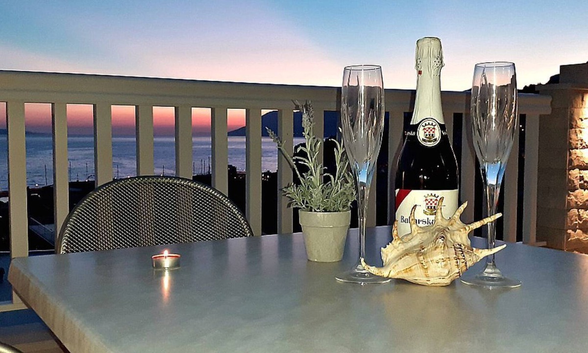Baska Voda Apartment | Large fantastic sea view terrace and local panorama - 3 minutes walk to the beach