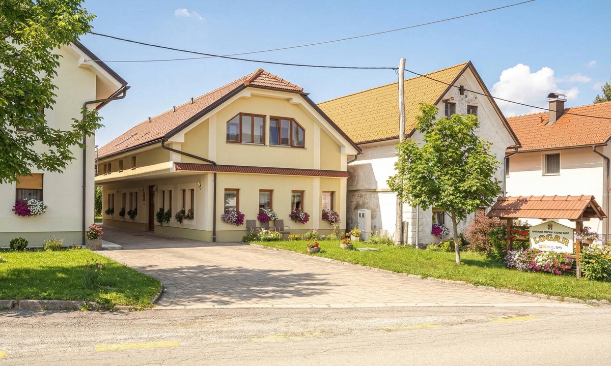 Zerovnica Hotel | Logar Farm Stay near Lake Cerknica - R5, Grahovo, Slovenia