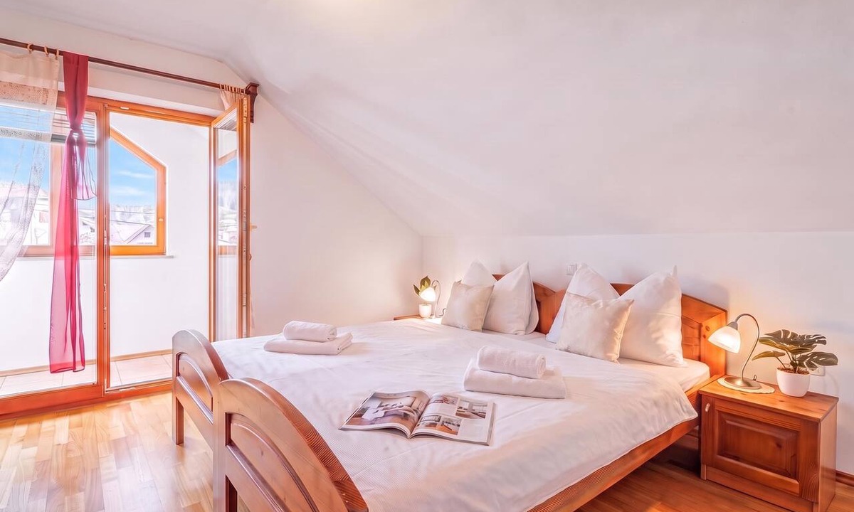 Zerovnica Hotel | Logar Farm Stay near Lake Cerknica - R4, Grahovo, Slovenia
