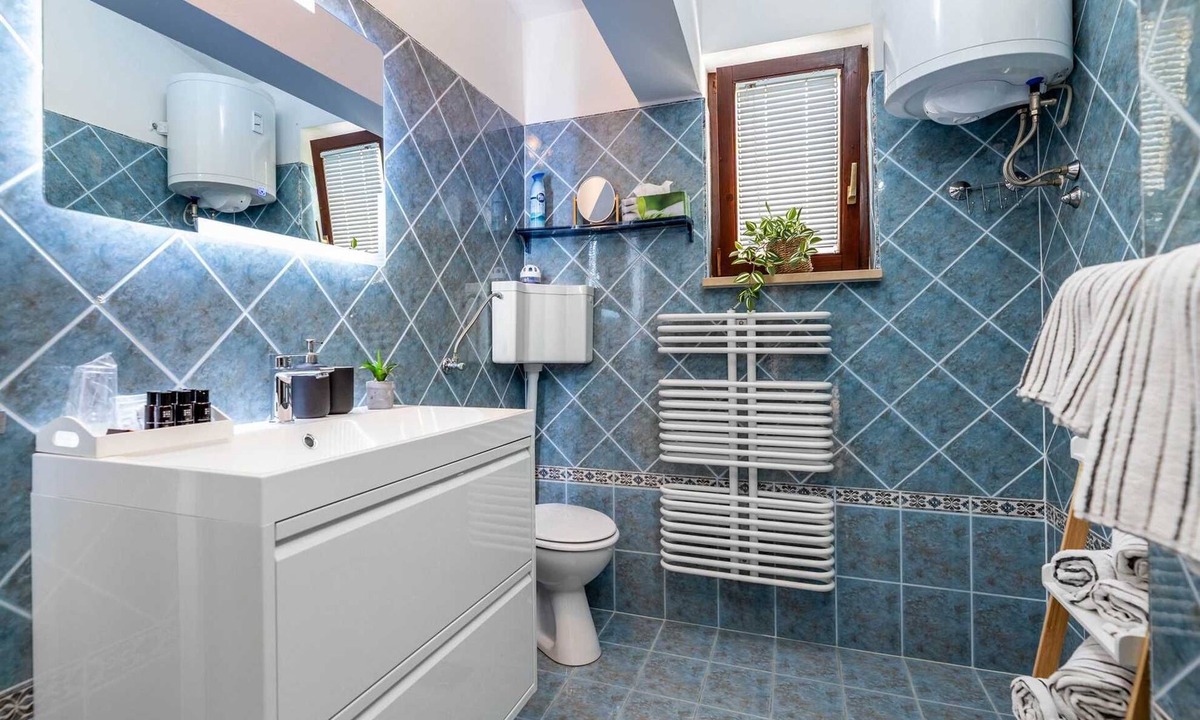 Baska Apartment | Lori Blue - Charming vacation for couples with a sea view 🌊