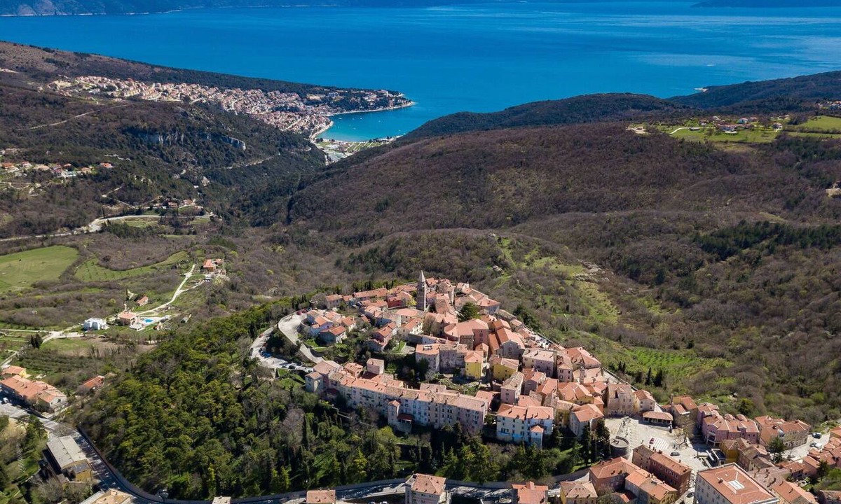 Duga Luka Apartment | Lovely apartment for 2 people with A/C, WIFI, TV and terrace