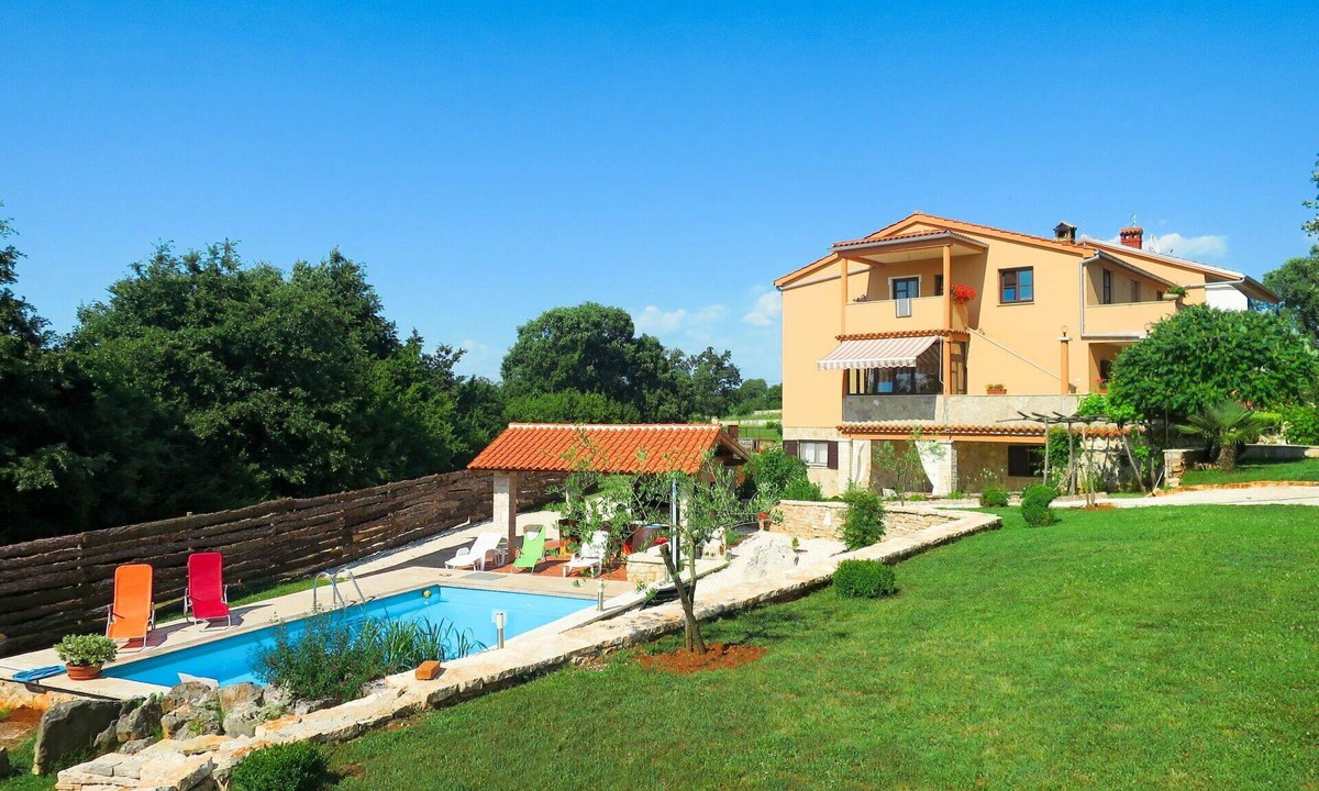 Sosici Apartment | Lovely apartment for 3 guests with WIFI, A/C, pool, TV, terrace and pets allowed