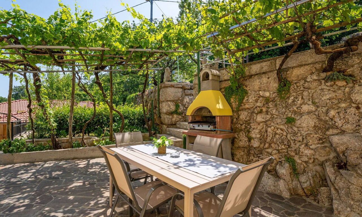 Tulisevica Apartment | Lovely apartment for 5 people with A/C, WIFI, TV, terrace and panoramic view