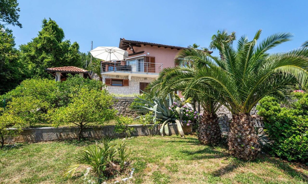 Medveja Apartment | Lovely apartment for 6 guests with A/C, WIFI, TV and patio
