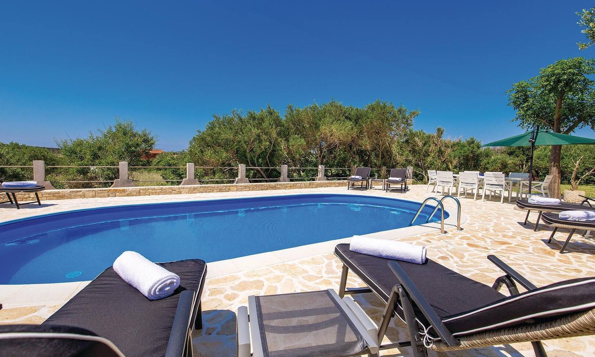 Barbat na Rabu Apartment | Lovely apartment in Barbat with swimming pool