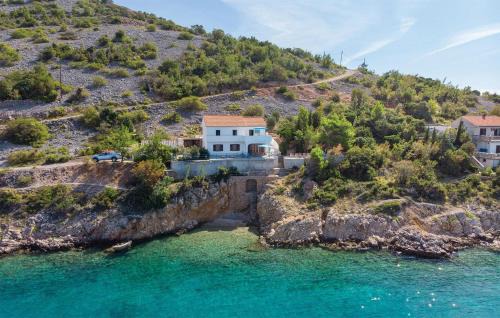 Jablanac Apartment | Lovely Apartment In Jablanac With Wifi