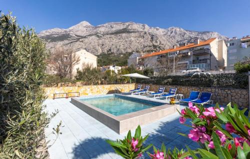 Dugis Apartment | Lovely Apartment In Makarska