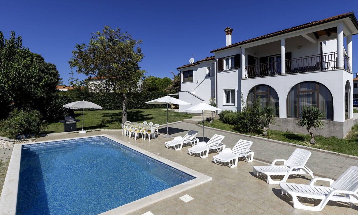 Topid Apartment | Lovely apartment with WIFI, A/C, private pool, TV, terrace, pets allowed and panoramic view