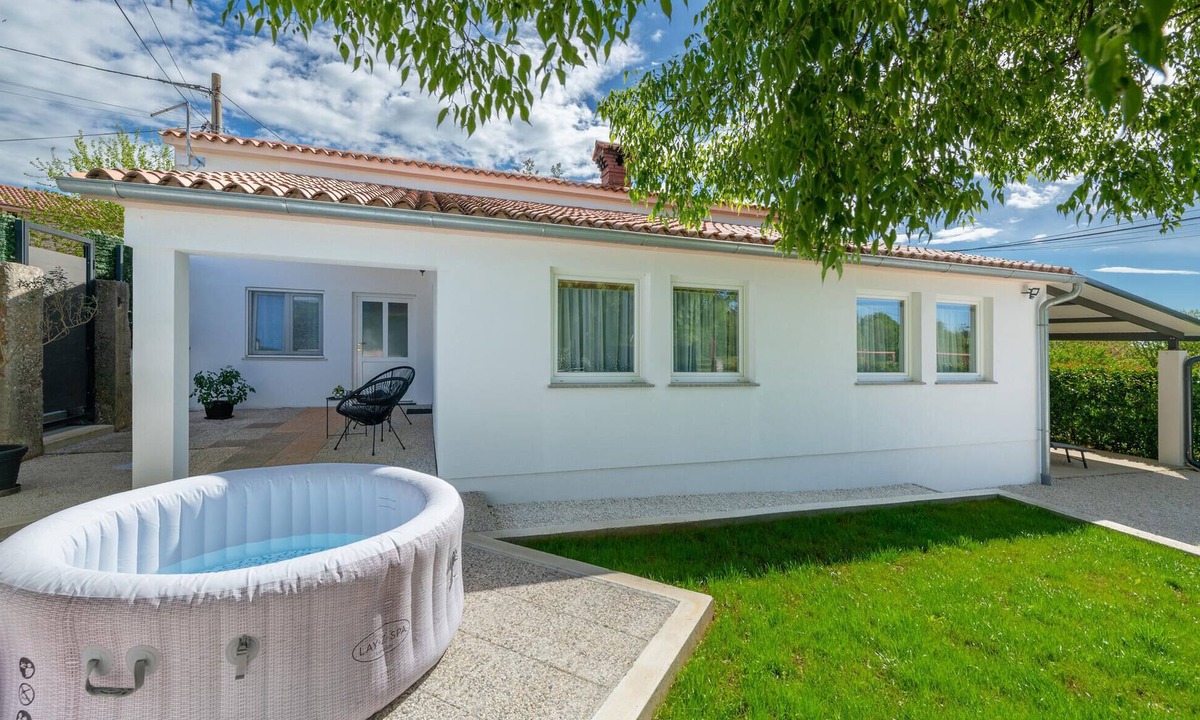 Divsici House | Lovely home in Barban with house a panoramic view