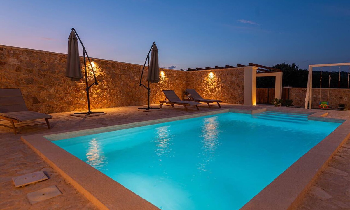 Velim House | Lovely home in Grabovci with private swimming pool, can be inside or outside