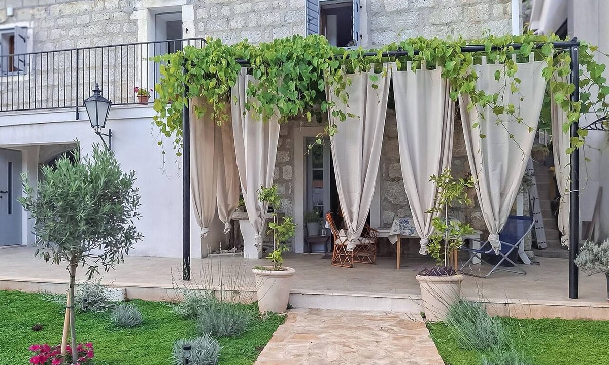 Kucice House | Lovely home in Kucice with house a panoramic view