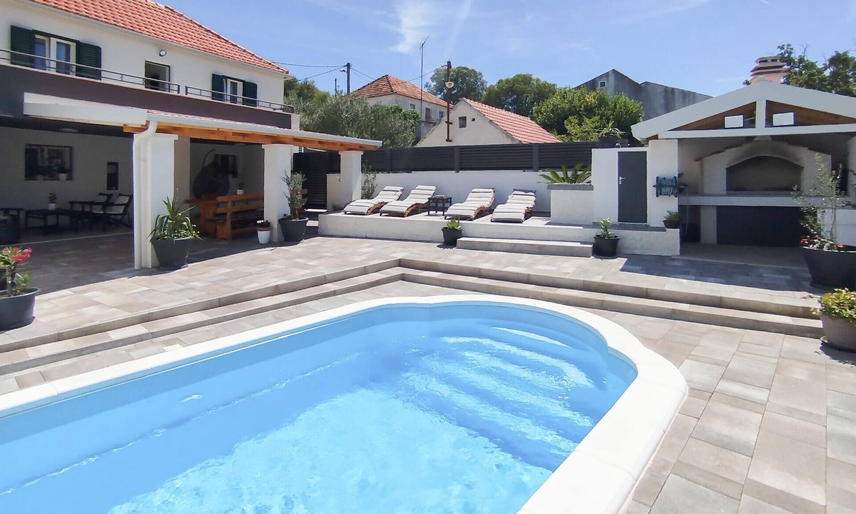 Ljubitovica House | Lovely home in Ljubitovica