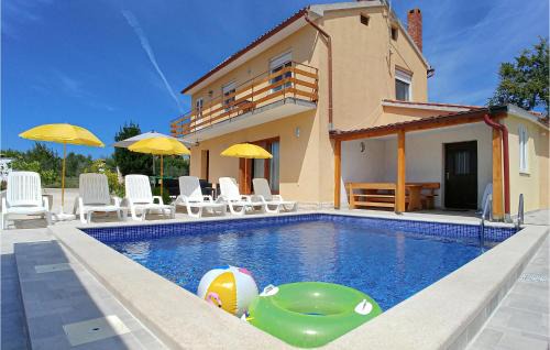 Muntic House | Lovely Home In Muntic