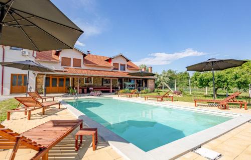 Velika House | Lovely Home In Oljasi With Sauna