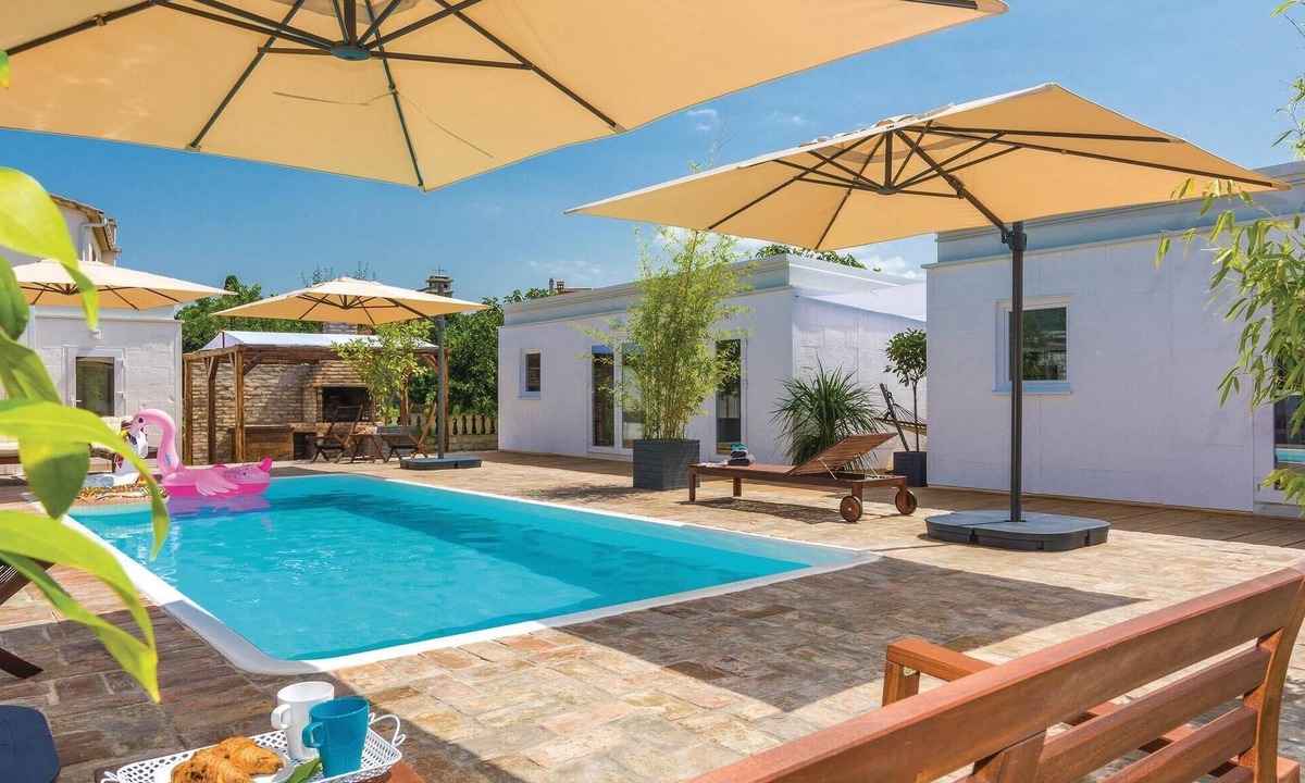 Petrcane House | Lovely home in Petrcane