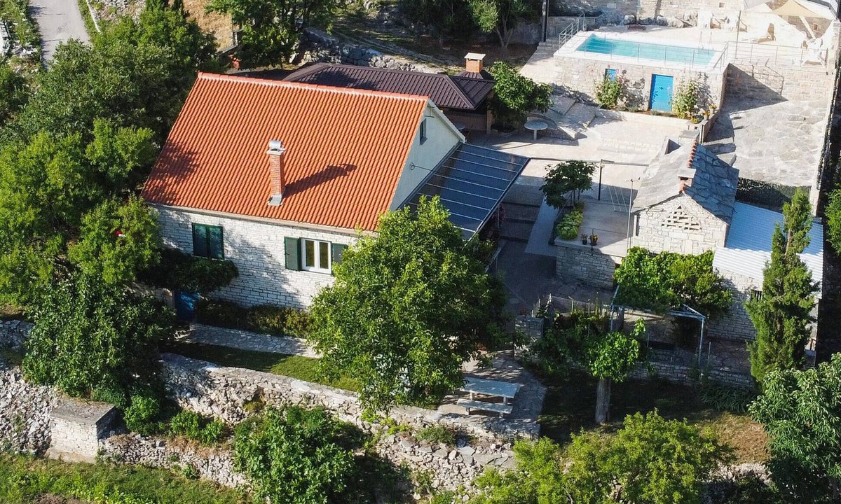 Benkovac House | Lovely home in Popovici