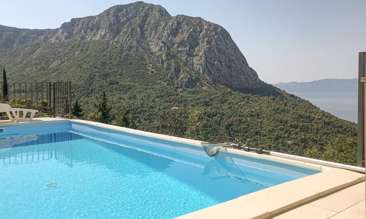 Zaostrog House | Lovely home in Zaostrog with house sea view