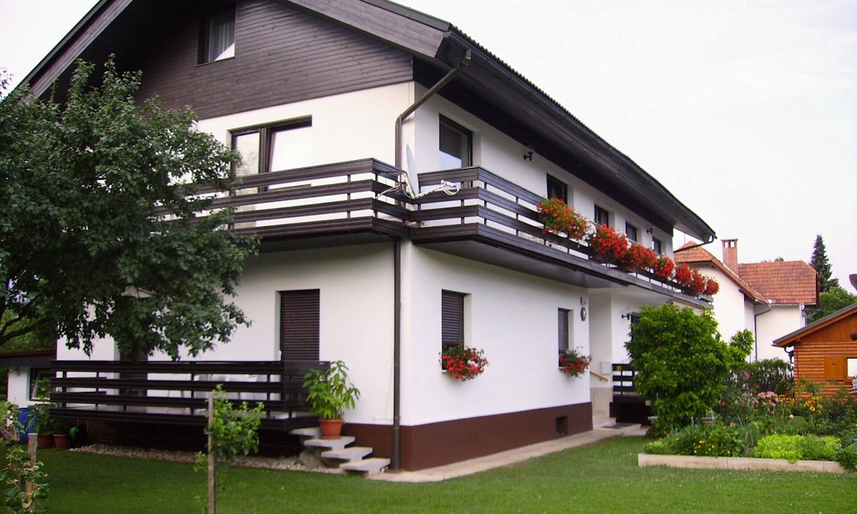Bled Apartment | Lovely Loft Apartment With Castle Views and A/C in Bled