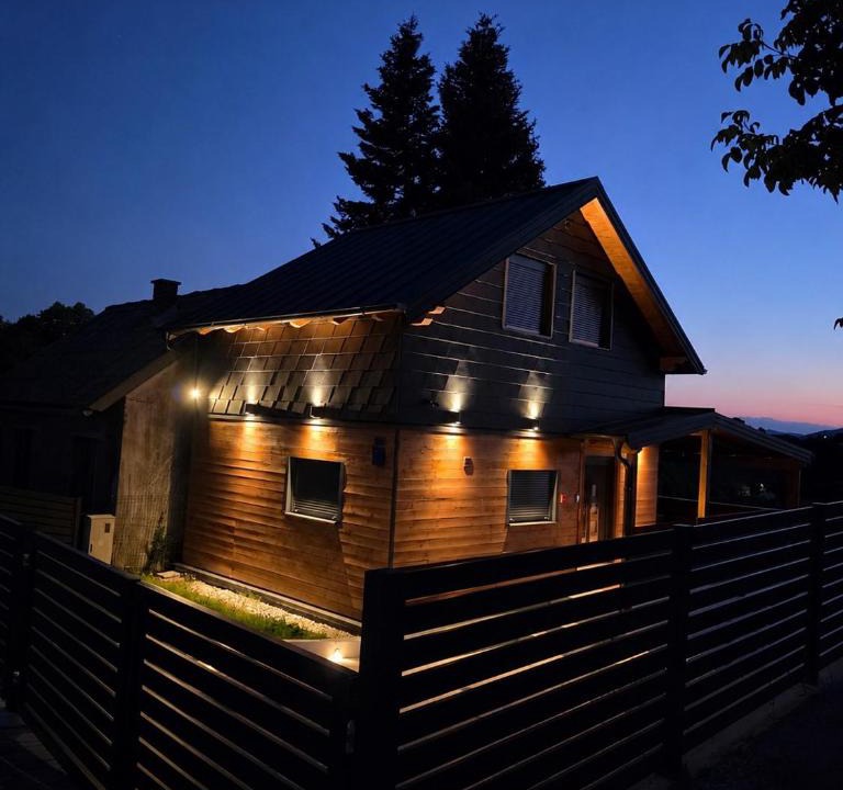 Jastrebarsko House | Luni Stay - Jacuzzi, Sauna & Nature Escape