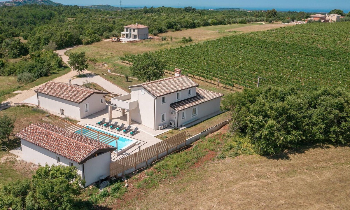 Kastel House | Luxurious home in Buje