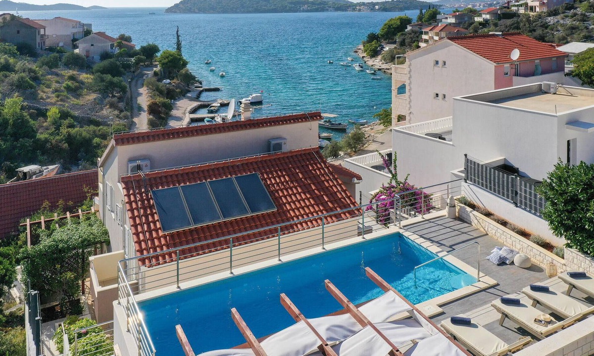 Dvornica House | Luxurious home in Kalebova Luka with sauna