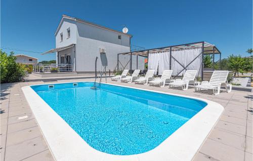 Drnis House | Luxurious Home In Kaocine