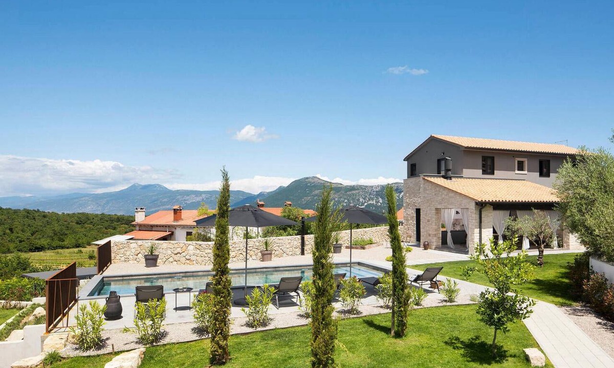 Ripenda Verbanci House | Luxurious home in Labin with private swimming pool, can be inside or outside