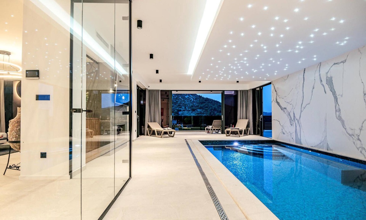 Marina House | Luxurious home in Marina with sauna