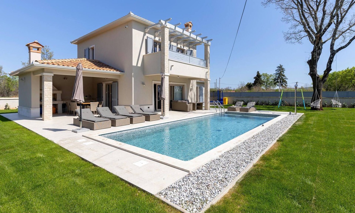 Nedescina House | Luxurious home in Nedescina