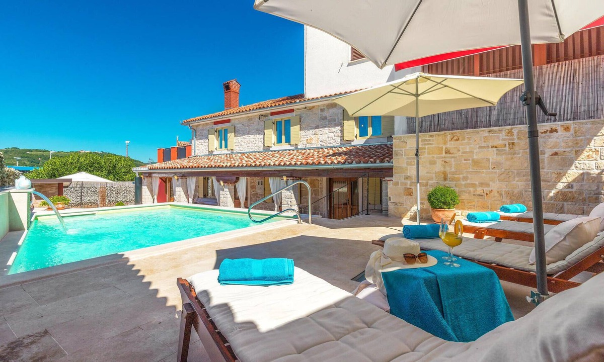 Buje House | Luxurious home in Plovanija