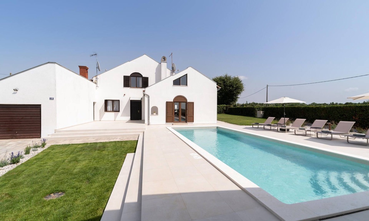 Vrvari House | Luxurious home in Porec