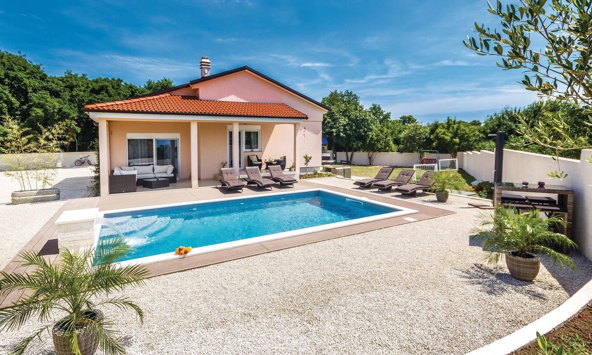 Sisan House | Luxurious home in Pula