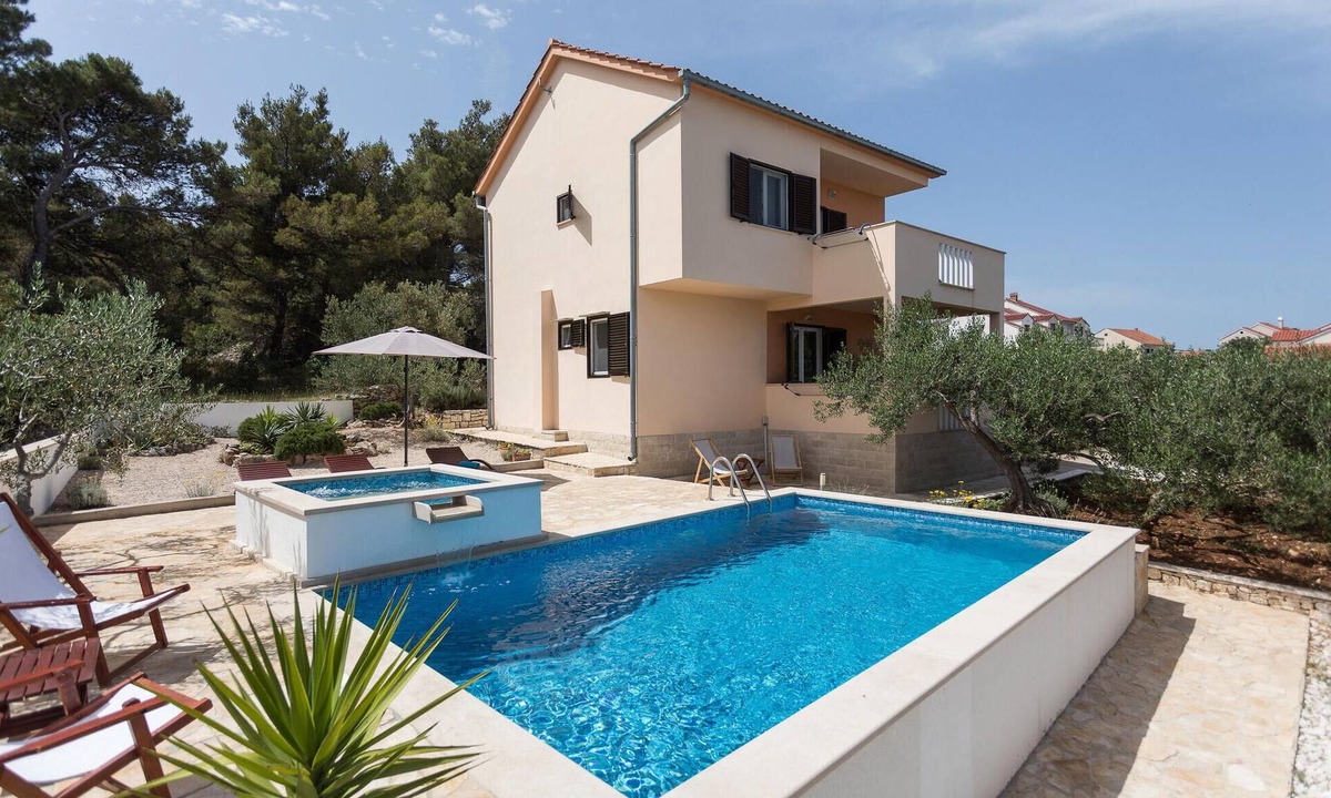 Sutivan House | Luxurious home in Sutivan
