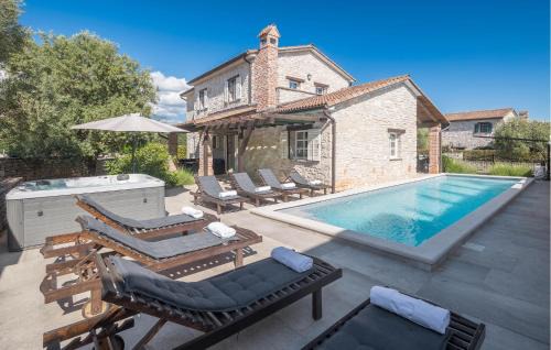 Strpacici House | Luxurious Home In Visnjan
