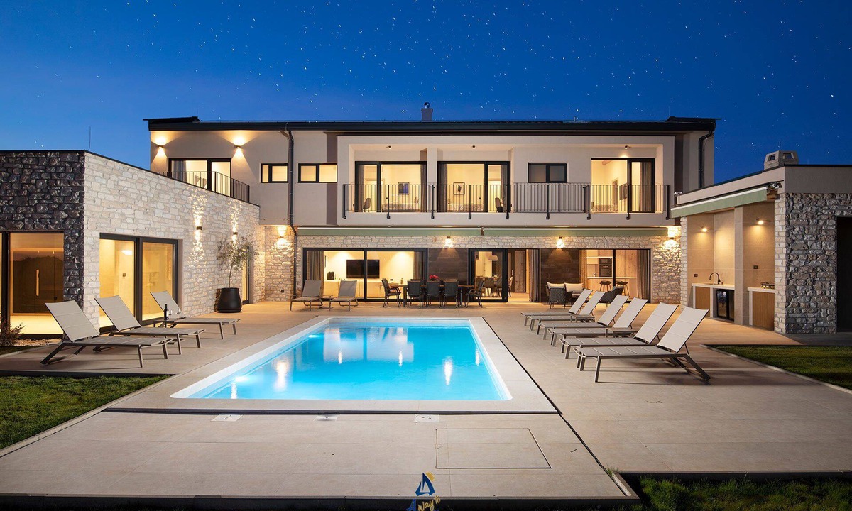 Bale Villa | Luxurious New 5-BR Villa with private pool & sauna